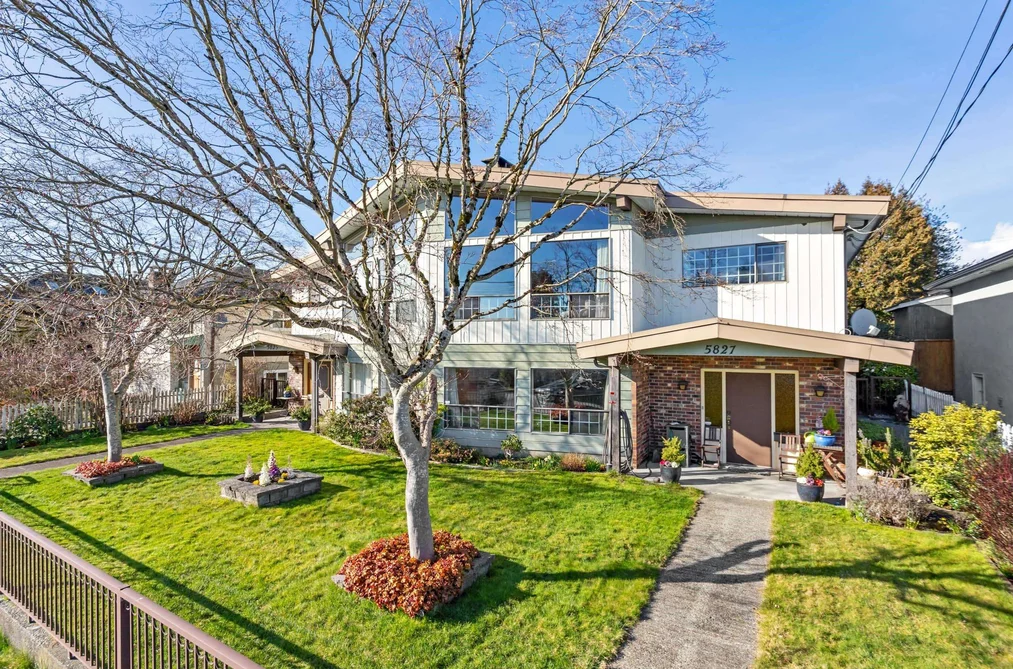 Half Duplex for sale at 5827 Clinton Street Burnaby British Columbia - MLS: R3100912