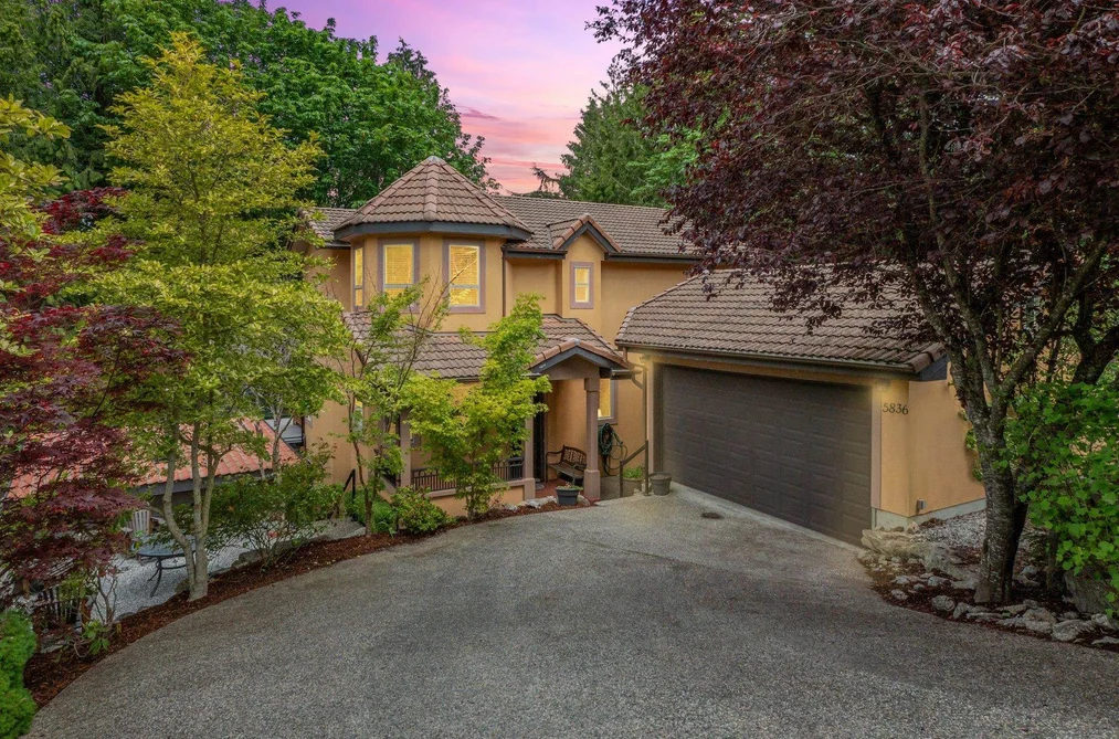 House for sale at 5836 Marine Way Sechelt British Columbia - MLS: R3103436