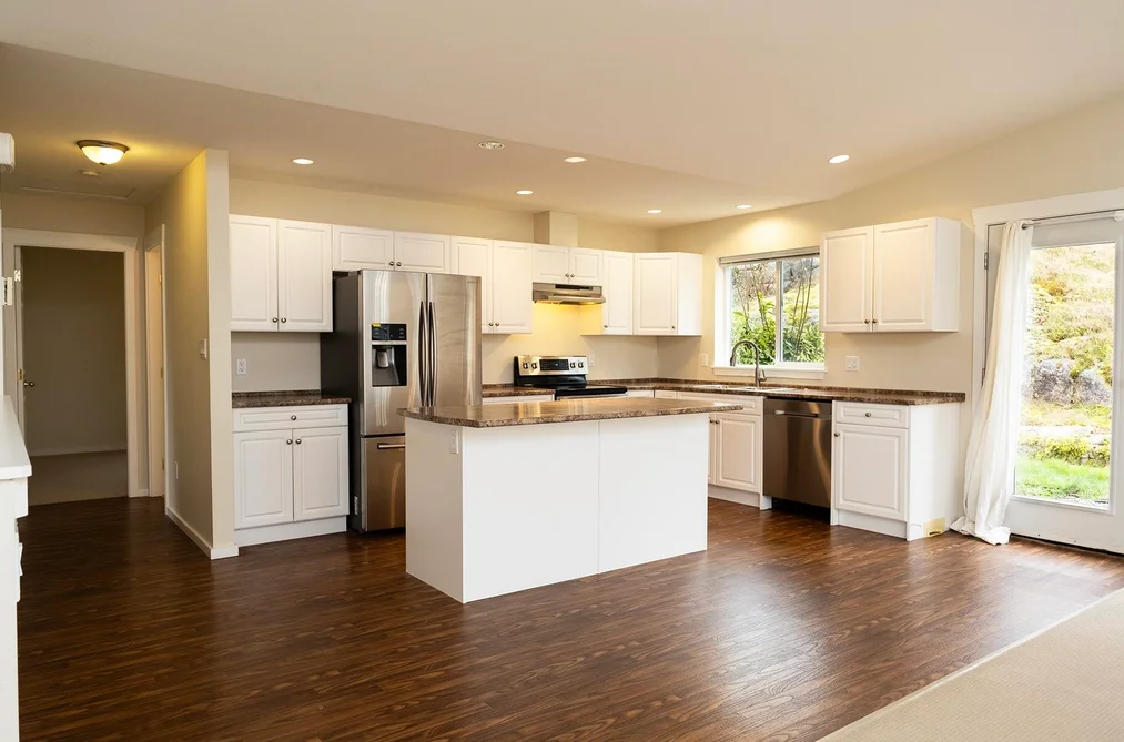 5839 TRAIL AVENUE, Sechelt BC V7Z 0L9, Sechelt BC — Residential for Sale - Photo 2