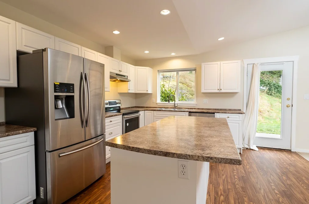 5839 TRAIL AVENUE, Sechelt BC V7Z 0L9, Sechelt BC — Residential for Sale - Photo 3