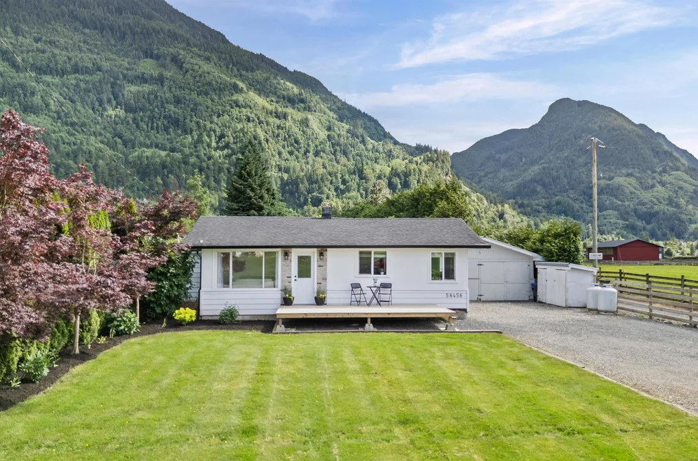 58458 MCKAY ROAD, Laidlaw BC V0X 1L2, Laidlaw BC — Residential for Sale - Photo 2