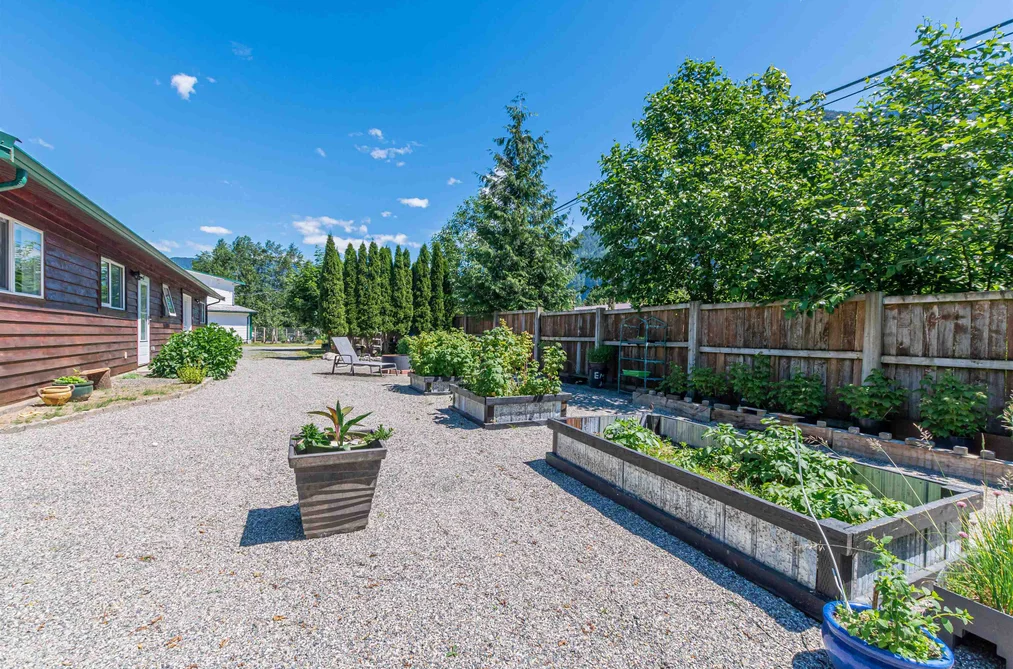 58465 LAIDLAW ROAD, Laidlaw BC V0X 1L2, Laidlaw BC — Residential for Sale - Photo 4