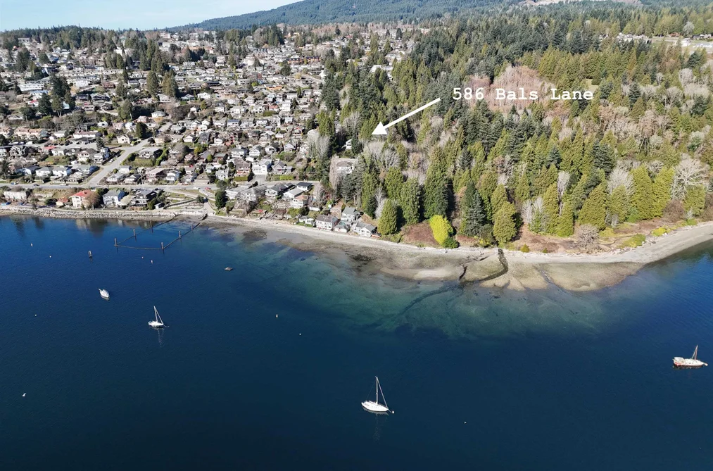 House for sale at 586 Bals Lane Gibsons British Columbia - MLS: R3098329