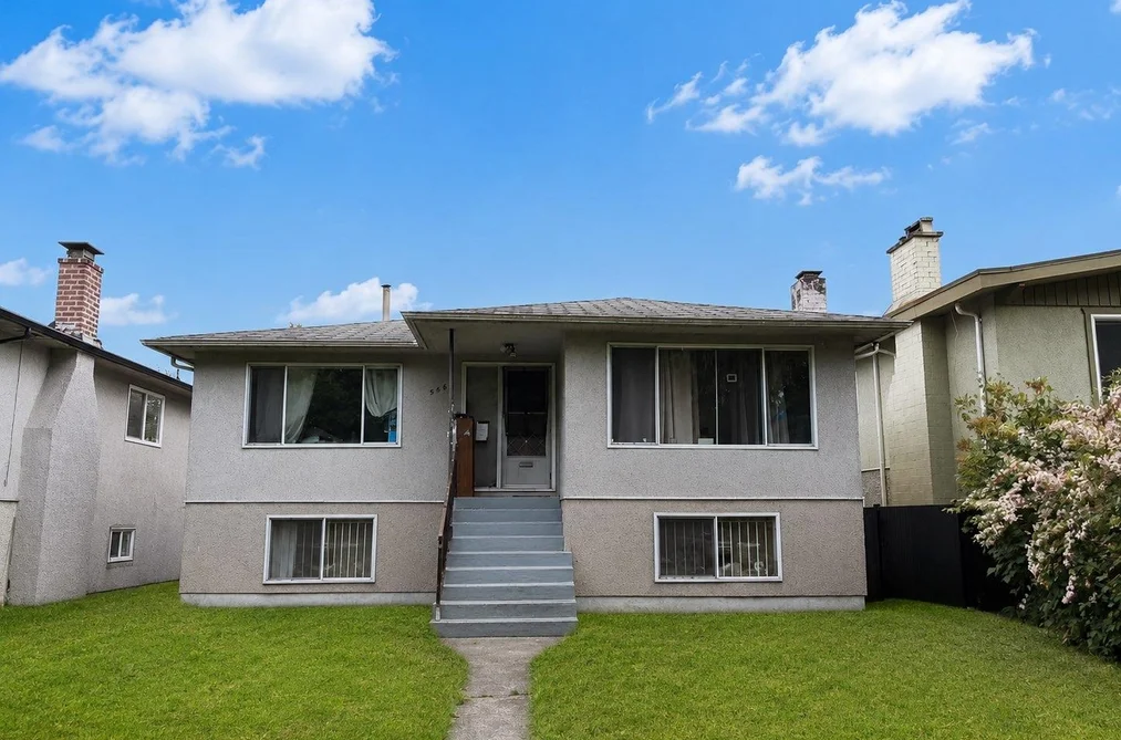 House for sale at 5862 Culloden Street Vancouver British Columbia - MLS: R3123478