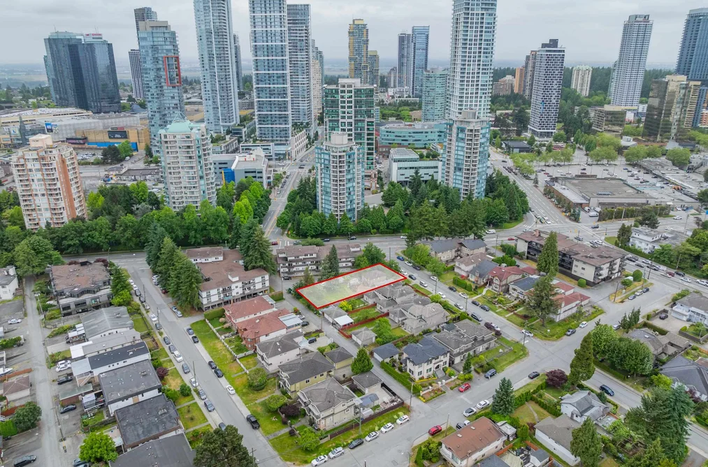 5864 PIONEER AVENUE, Burnaby BC V5H 2X7, Burnaby BC — Residential for Sale - Photo 4