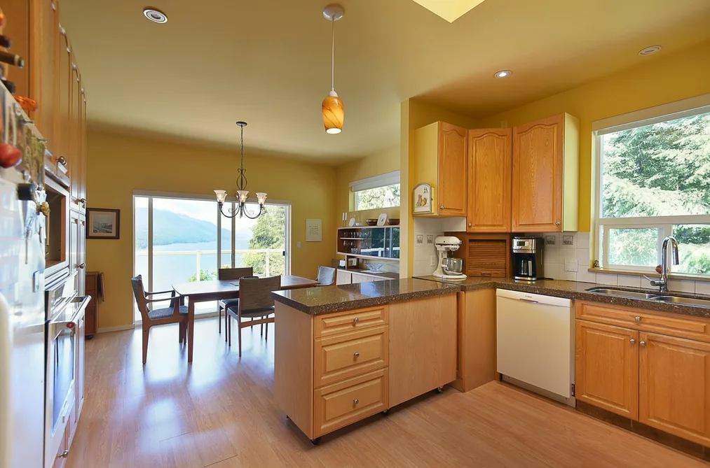 5870 SKOOKUMCHUK ROAD, Sechelt BC V7Z 0P3, Sechelt BC — Residential for Sale - Photo 5