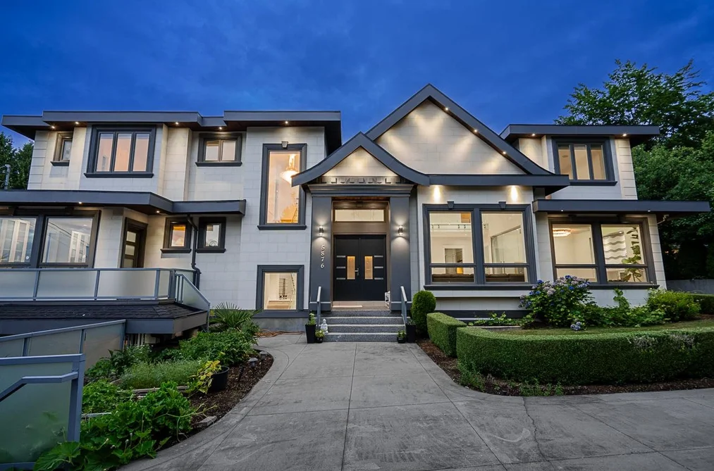 5876 Buckingham Avenue, Burnaby, BC - MLS: R3150726 - Photo 2 5876 Buckingham Avenue, Burnaby, BC - MLS: R3150726 - Photo 2