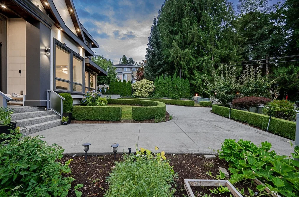 5876 Buckingham Avenue, Burnaby, BC - MLS: R3150726 - Photo 3 5876 Buckingham Avenue, Burnaby, BC - MLS: R3150726 - Photo 3