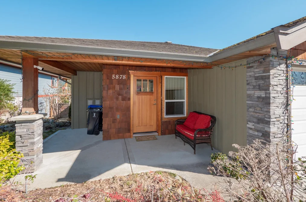 5878 MEDUSA STREET, Sechelt BC V0N 3A0, Sechelt BC — Residential for Sale - Photo 3