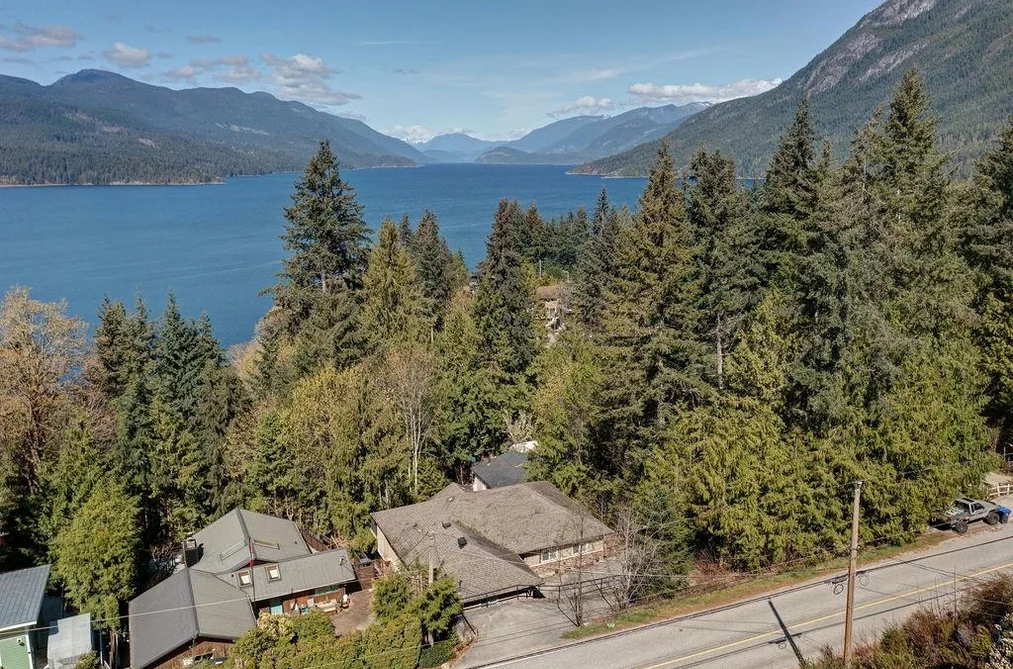 5886 SANDY HOOK ROAD, Sechelt BC V7Z 0P4, Sechelt BC — Residential for Sale - Photo 2