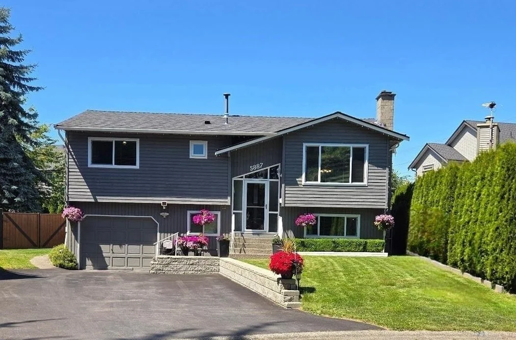 House for sale at 5887 184b Street Surrey British Columbia - MLS: R3112662