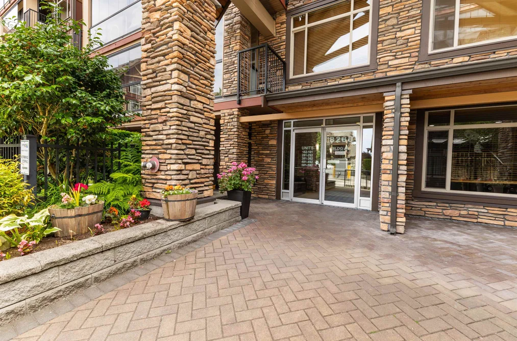 589 8288 207A STREET, Langley BC V2Y 0L2, Langley BC — Residential for Sale - Photo 2
