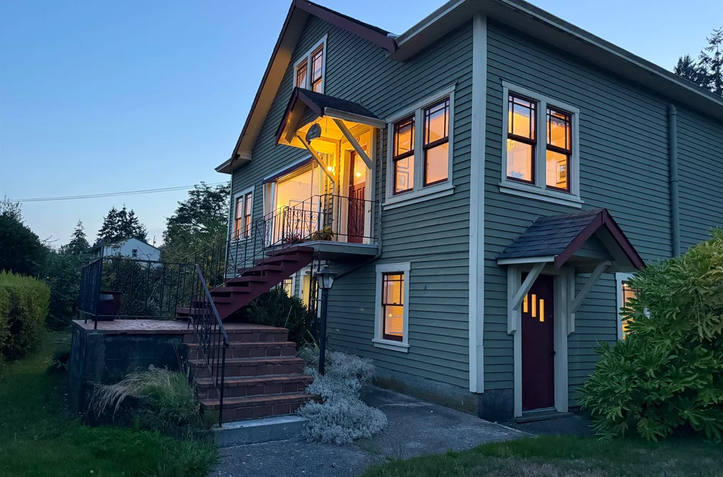 589 SEAVIEW ROAD, Gibsons BC V0N 1V9, Gibsons BC — Residential for Sale - Photo 2