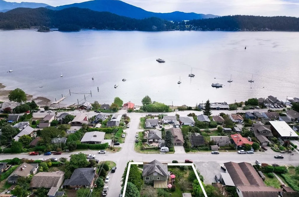 589 SEAVIEW ROAD, Gibsons BC V0N 1V9, Gibsons BC — Residential for Sale - Photo 3