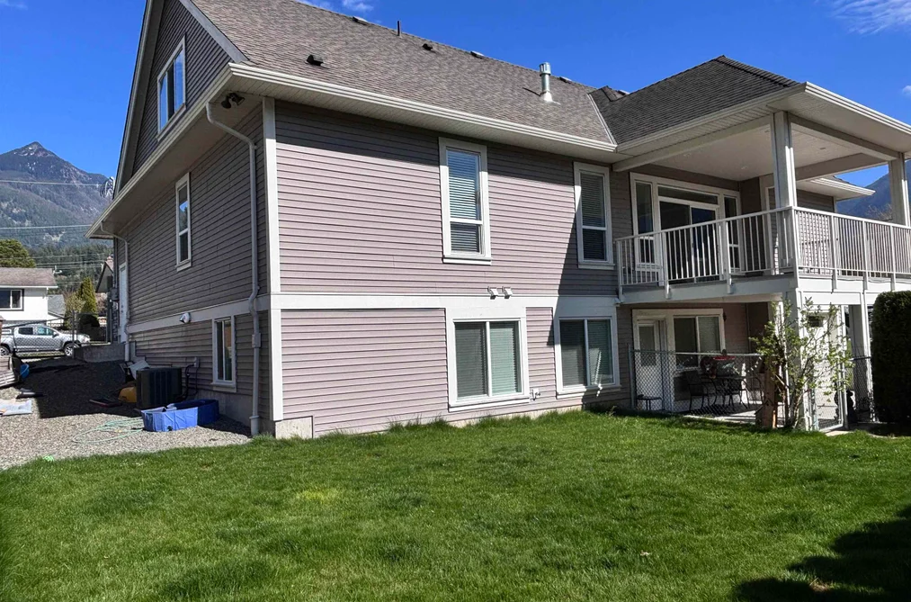 590 SKAGIT AVENUE, Hope BC V0X 1L0, Hope BC — Residential for Sale - Photo 2