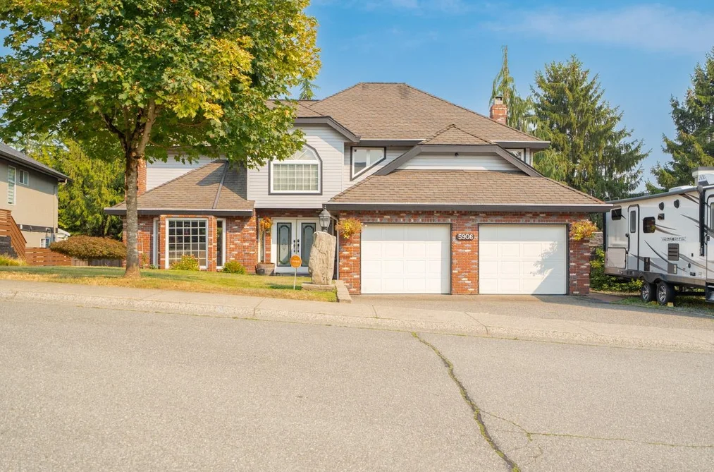 House for sale at 5906 190a Street Surrey British Columbia - MLS: R3159583