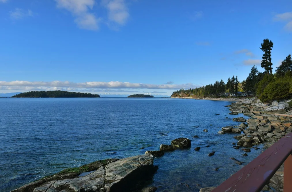 5907 SUNSHINE COAST HIGHWAY, Sechelt BC V0N 3A0, Sechelt BC — Residential for Sale - Photo 2