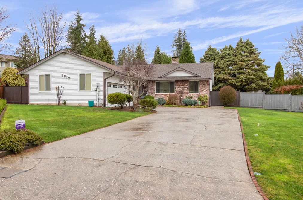 House for sale at 5917 Kildare Place Surrey British Columbia - MLS: R3073387