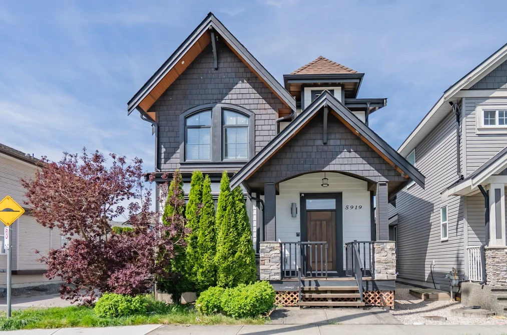 House for sale at 5919 148 Street Surrey British Columbia - MLS: R3123986