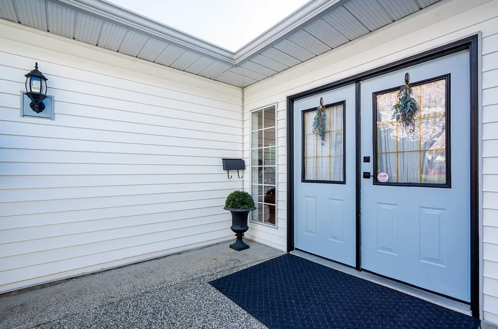 5935 169A STREET, Surrey BC V3S 6Y6, Surrey BC — Residential for Sale - Photo 2