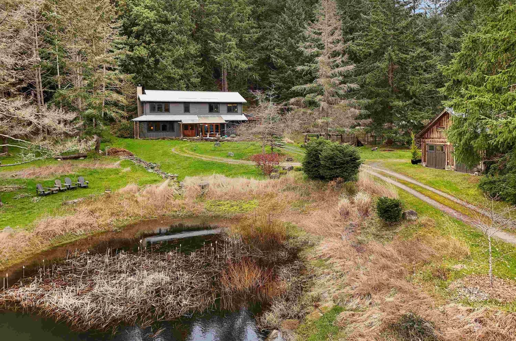 House for sale at 594 Horton Bay Road Mayne Island British Columbia - MLS: R3109766