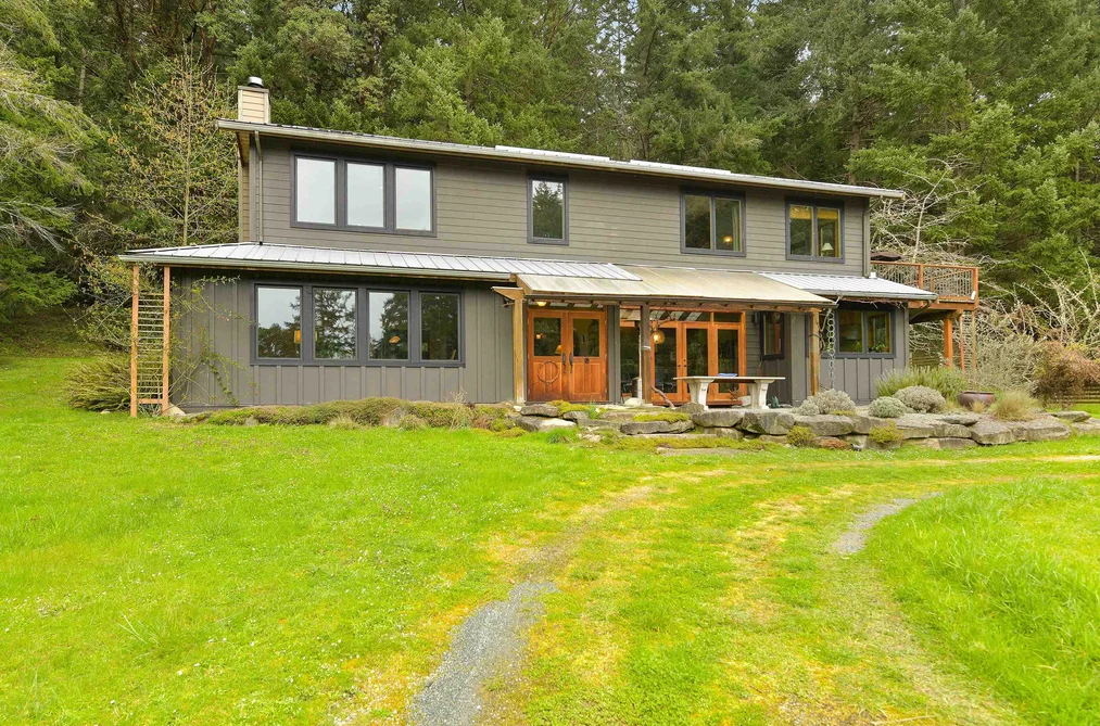 594 HORTON BAY ROAD, Mayne Island BC V0N 2J2, Mayne Island BC — Residential for Sale - Photo 2