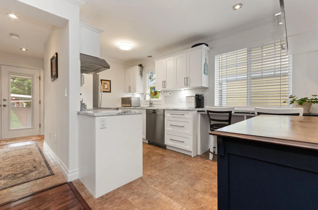 5949 SAPPERS WAY, Chilliwack BC V2R 0H1, Chilliwack BC — Residential for Sale — Photo 6 of 40