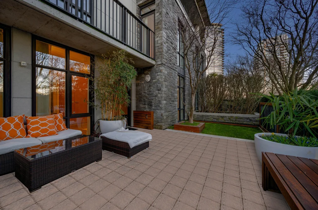 595 BEACH CRESCENT, Vancouver BC V6Z 3E4, Vancouver BC — Residential for Sale - Photo 3