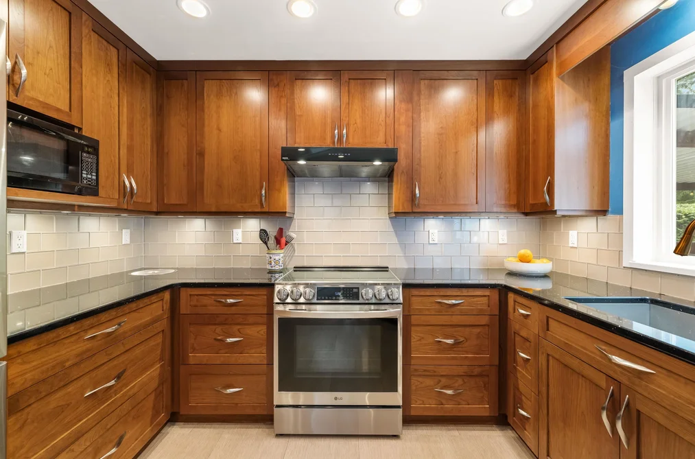5951 237A Street, Langley, BC - House for Sale - Photo 11 of 40 5951 237A Street, Langley, BC - House for Sale - Photo 11 of 40