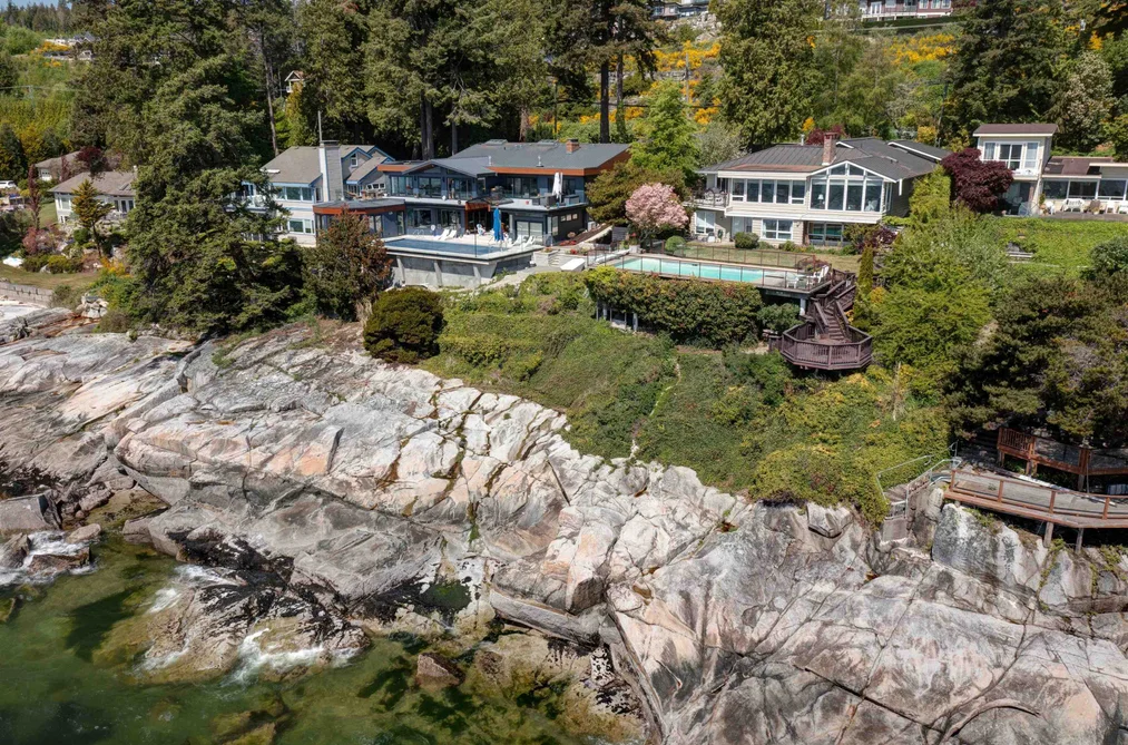 5951 SUNSHINE COAST HIGHWAY, Sechelt BC V0N 3A7, Sechelt BC — Residential for Sale - Photo 3