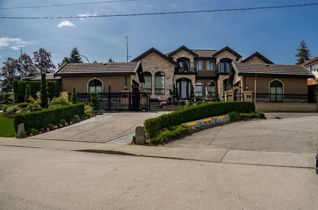 Half Duplex for sale at 5957 Forglen Drive Burnaby British Columbia - MLS: R3097092