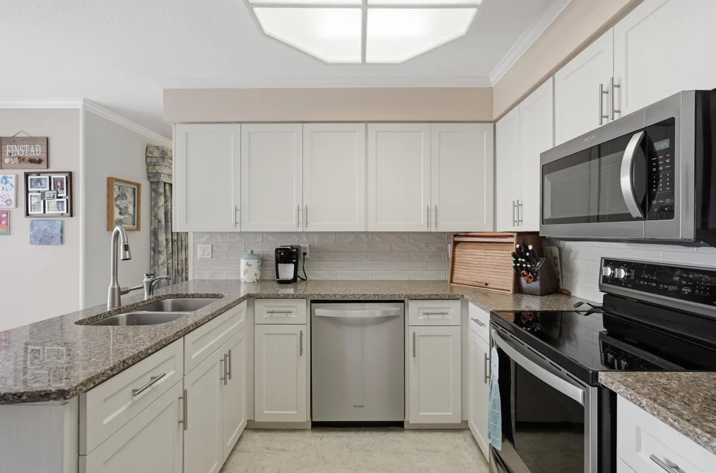 5973 135 STREET, Surrey BC V3X 1L2, Surrey BC — Residential for Sale - Photo 2