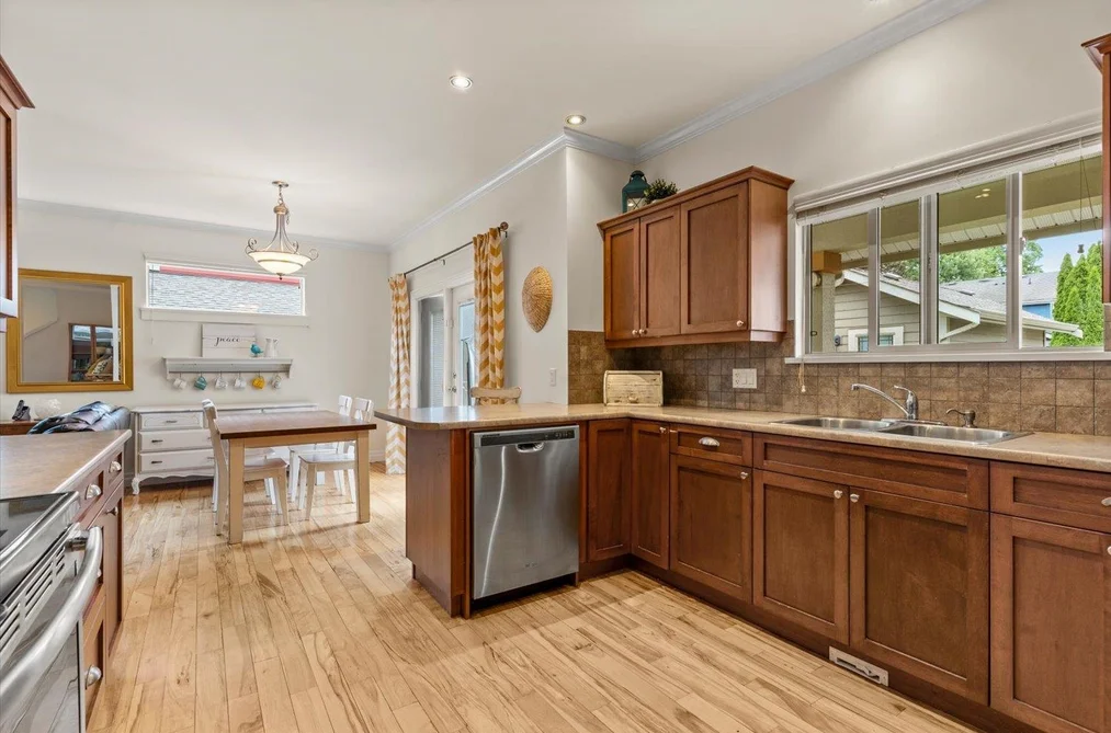 5976 MATSQUI STREET, Chilliwack BC V2R 0G6, Chilliwack BC — Residential for Sale — Photo 13 of 38