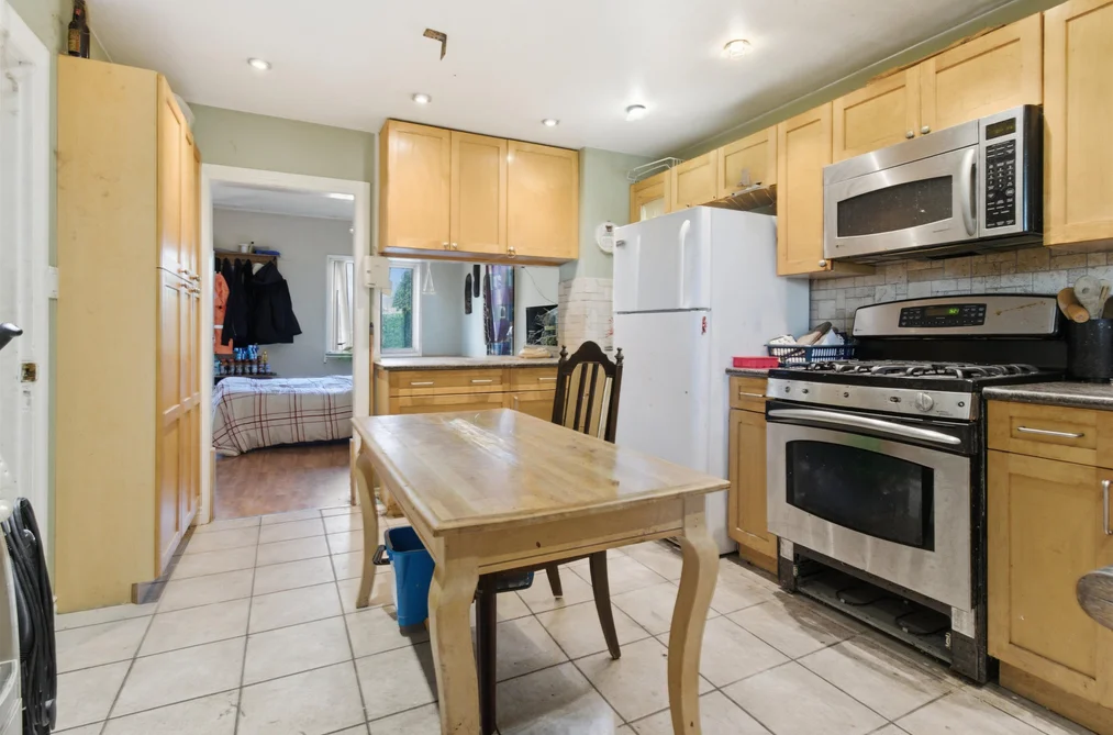 5990 IRMIN STREET, Burnaby BC V5J 1Z1, Burnaby BC — Residential for Sale — Photo 8 of 20