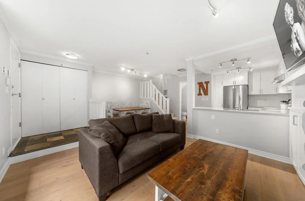 6 1073 LYNN VALLEY ROAD, North Vancouver BC V7J 1Z6, North Vancouver BC — Residential for Sale — Photo 4 of 24