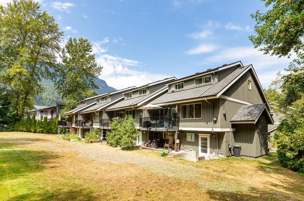 6-1158 Carmel Place, Squamish, BC - Townhouse for Sale - Photo 2 of 25