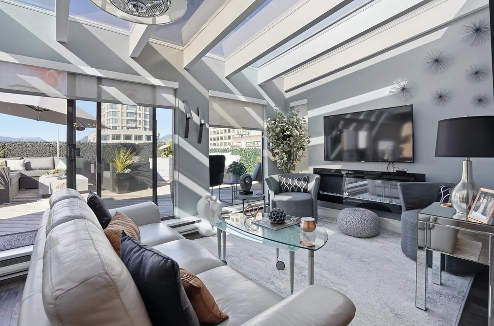 Condo for sale at 6 1375 W 10th Avenue Vancouver British Columbia - MLS: R3112359