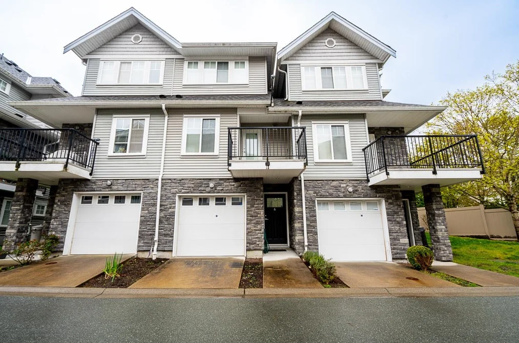 6 13864 HYLAND ROAD, Surrey BC V3W 2C3, Surrey BC — Residential for Sale - Photo 2
