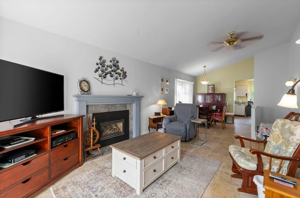 6 13970 72 AVENUE, Surrey BC V3W 0M5, Surrey BC — Residential for Sale - Photo 2