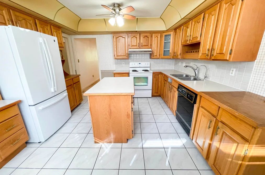 6 1725 SOUTHMERE CRESCENT, Surrey BC V4A 7A7, Surrey BC — Residential for Sale — Photo 10 of 33
