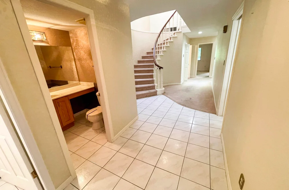 6 1725 SOUTHMERE CRESCENT, Surrey BC V4A 7A7, Surrey BC — Residential for Sale — Photo 6 of 33