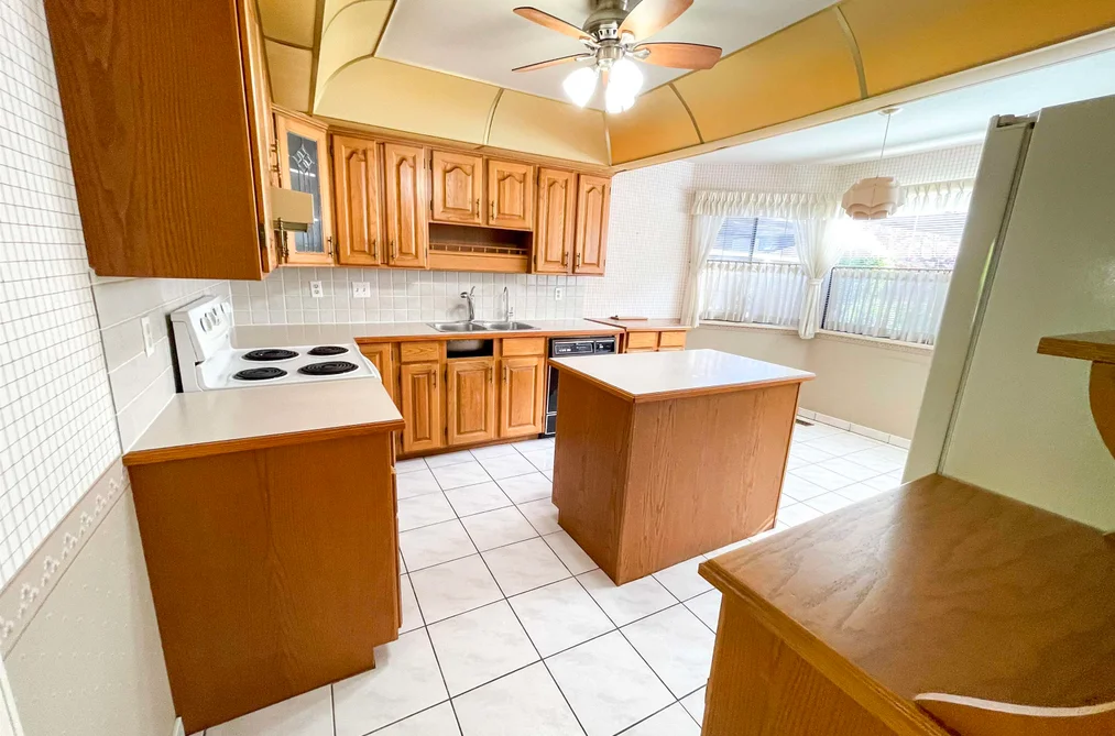 6 1725 SOUTHMERE CRESCENT, Surrey BC V4A 7A7, Surrey BC — Residential for Sale — Photo 7 of 33