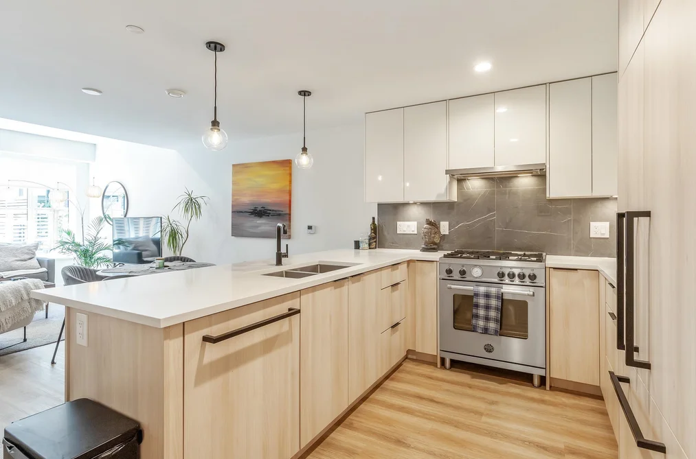 Townhouse for sale at 6 237 Ridgeway Avenue North Vancouver British Columbia - MLS: R3118357