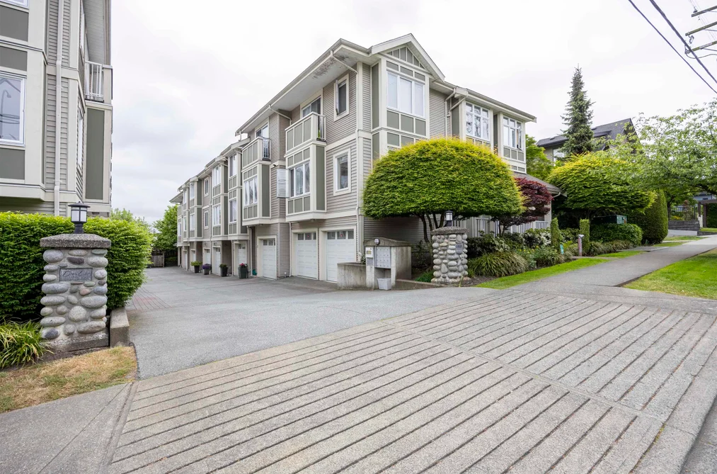 Townhouse for sale at 6 6498 Elgin Avenue Burnaby British Columbia - MLS: R3125435