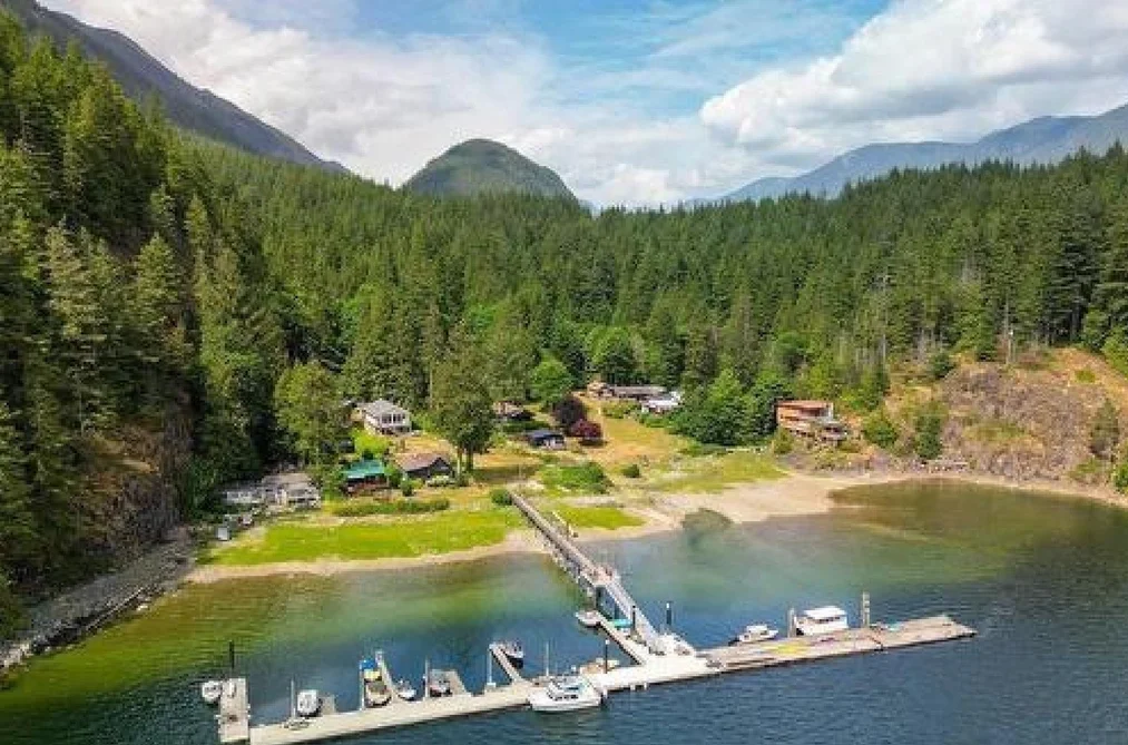 6 BRIGHTON BEACH, North Vancouver BC V0V 0V0, North Vancouver BC — Residential for Sale - Photo 2