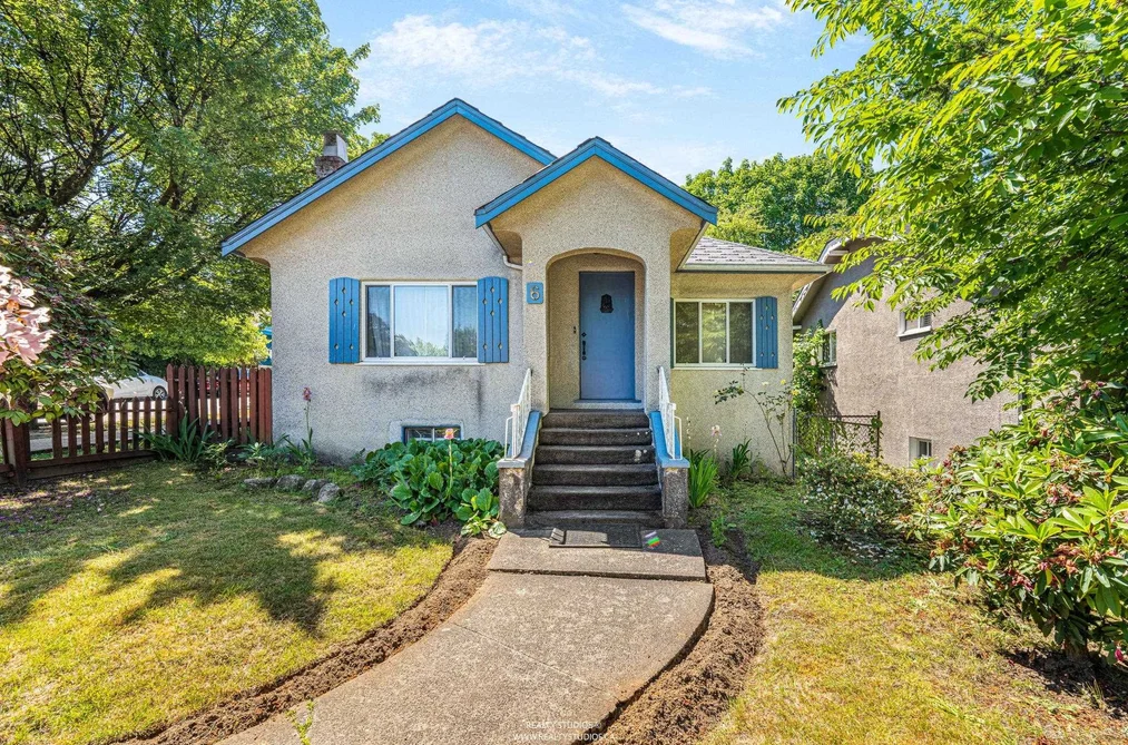 House for sale at 6 W King Edward Avenue Vancouver British Columbia - MLS: R3132678