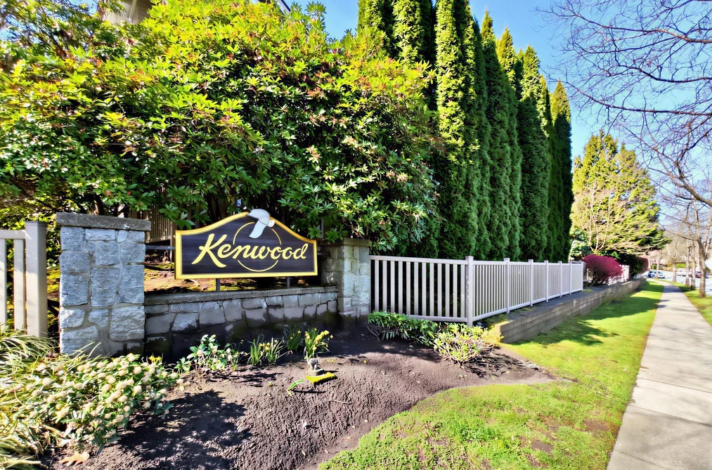 Townhouse for sale at 60 5200 Oakmount Crescent Burnaby British Columbia - MLS: R3103968