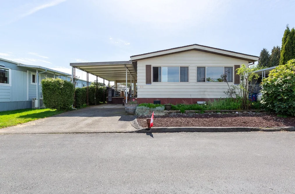 60 8254 134 STREET, Surrey BC V3W 6M2, Surrey BC — Residential for Sale - Photo 2