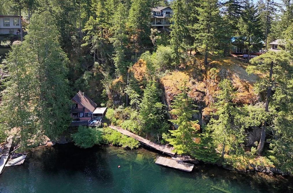 House for sale at 6005-09 Bluff Place Madeira Park British Columbia - MLS: R3137087