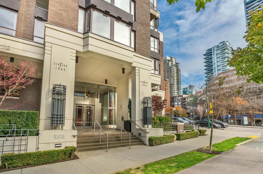 Condo for sale at 601 1003 Pacific Street Vancouver British Columbia - MLS: R3152657